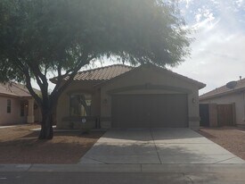 355 W Holstein Trail in San Tan Valley, AZ - Building Photo
