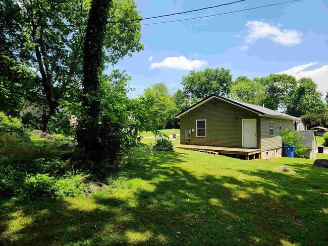 280 W Newcomen St in Alcoa, TN - Building Photo - Building Photo