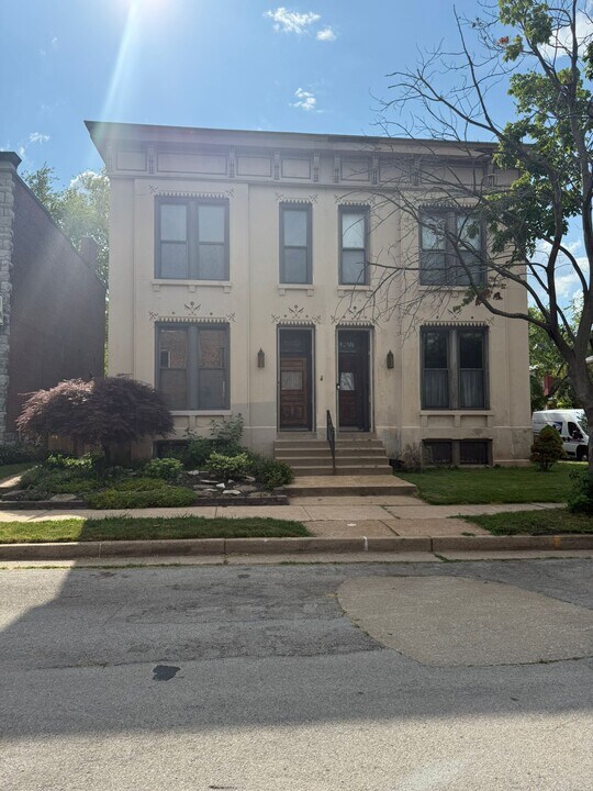 1903 Virginia Ave in St. Louis, MO - Building Photo
