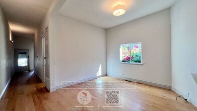 725 Henry St in Oakland, CA - Building Photo - Building Photo