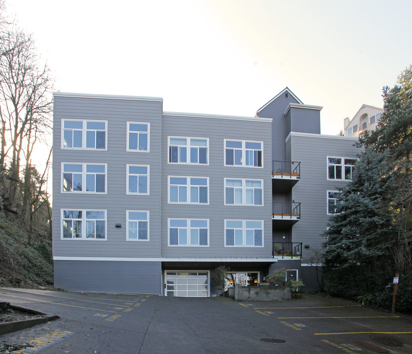 Carlisle Condominiums in Portland, OR - Building Photo