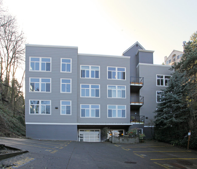 Carlisle Condominiums