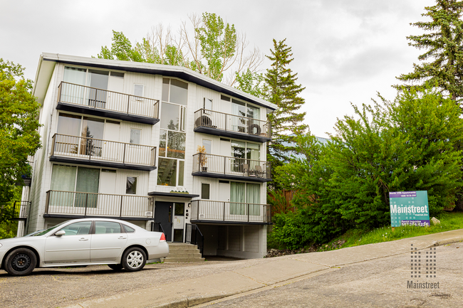 North 17th Apartments in Calgary, AB - Building Photo - Building Photo