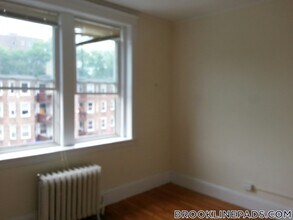 62 Egmont St in Brookline, MA - Foto de edificio - Building Photo