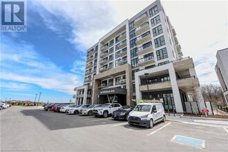760 Whitlock Ave in Milton, ON - Building Photo - Building Photo