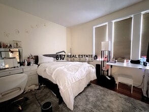 56 Egmont St in Brookline, MA - Foto de edificio - Building Photo