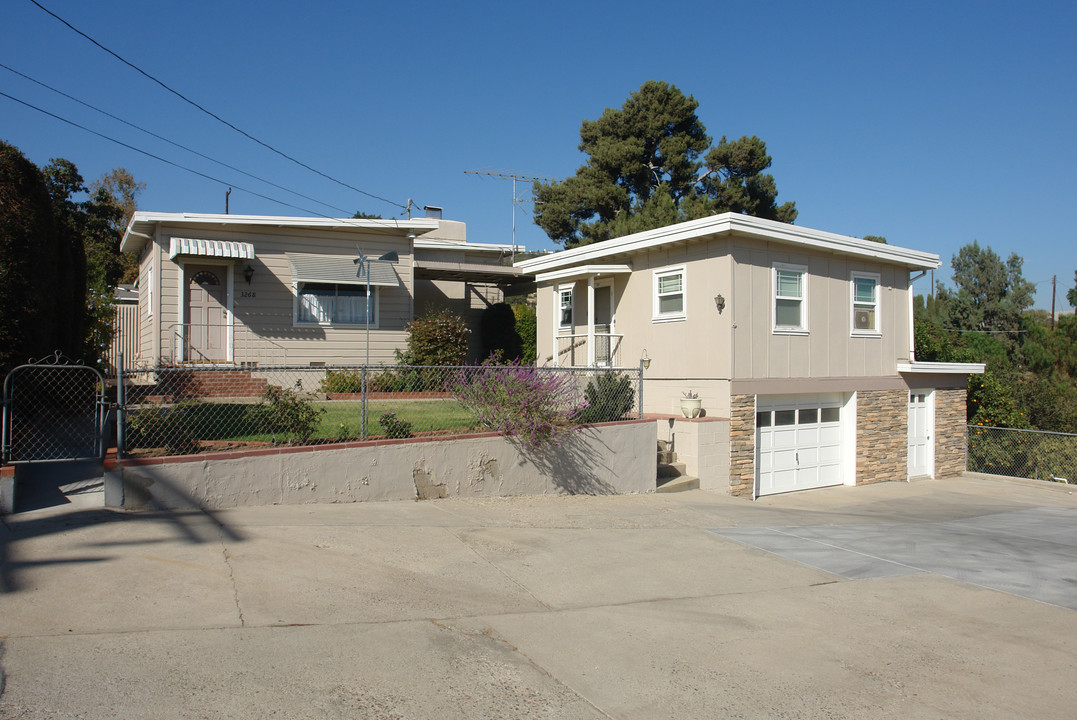 3268 Orange Dr in Camarillo, CA - Foto de edificio