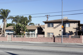 4956 Sepulveda Blvd in Sherman Oaks, CA - Building Photo - Primary Photo