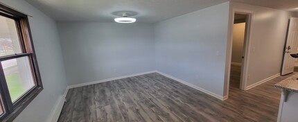2001 Cooper Foster Park Rd, Unit 307 in Amherst, OH - Building Photo - Building Photo