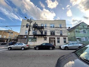 779 Broadway in Bayonne, NJ - Building Photo - Building Photo