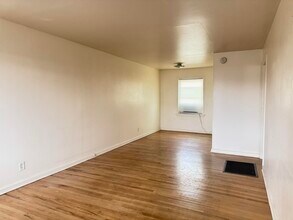 1016 Wilmoore Dr SE in Albuquerque, NM - Building Photo - Building Photo