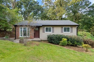 2262 Ajax Dr NW in Atlanta, GA - Building Photo
