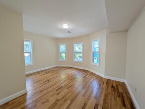 22 Holyoke Rd in Somerville, MA - Building Photo - Building Photo