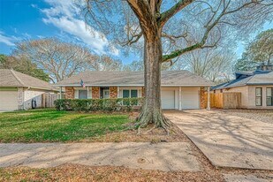 910 Redway Ln in Houston, TX - Building Photo