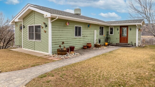 306 Prefontaine Ave in Rifle, CO - Building Photo - Building Photo
