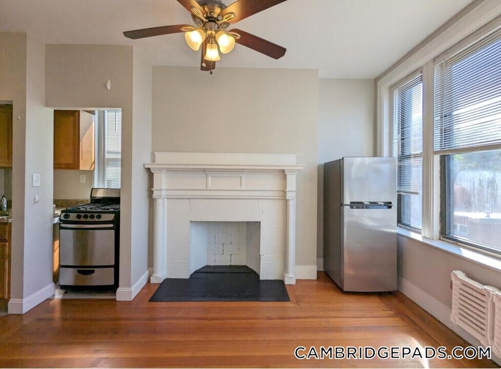 48 John F. Kennedy St in Cambridge, MA - Building Photo
