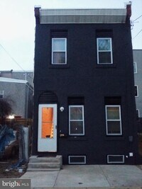 2235 Ingersoll St photo'