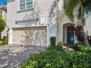 4325 Large Leaf Ln in Hollywood, FL - Building Photo - Building Photo
