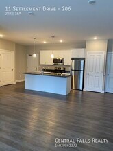 11 Settlement Dr in Dover, NH - Building Photo - Building Photo