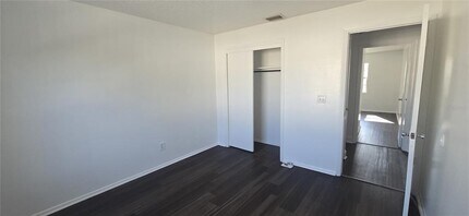 7210 N Manhattan Ave in Tampa, FL - Building Photo - Building Photo