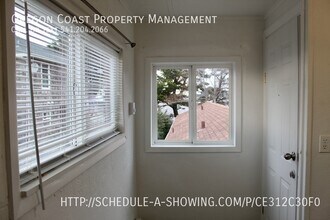 20 Graham Ave in Depoe Bay, OR - Building Photo - Building Photo