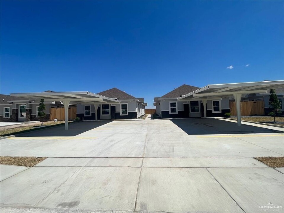 918 N Clarence Ave, Unit 1 in Edinburg, TX - Building Photo