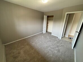30-30 Westmount Rd W in Kitchener, ON - Building Photo - Building Photo