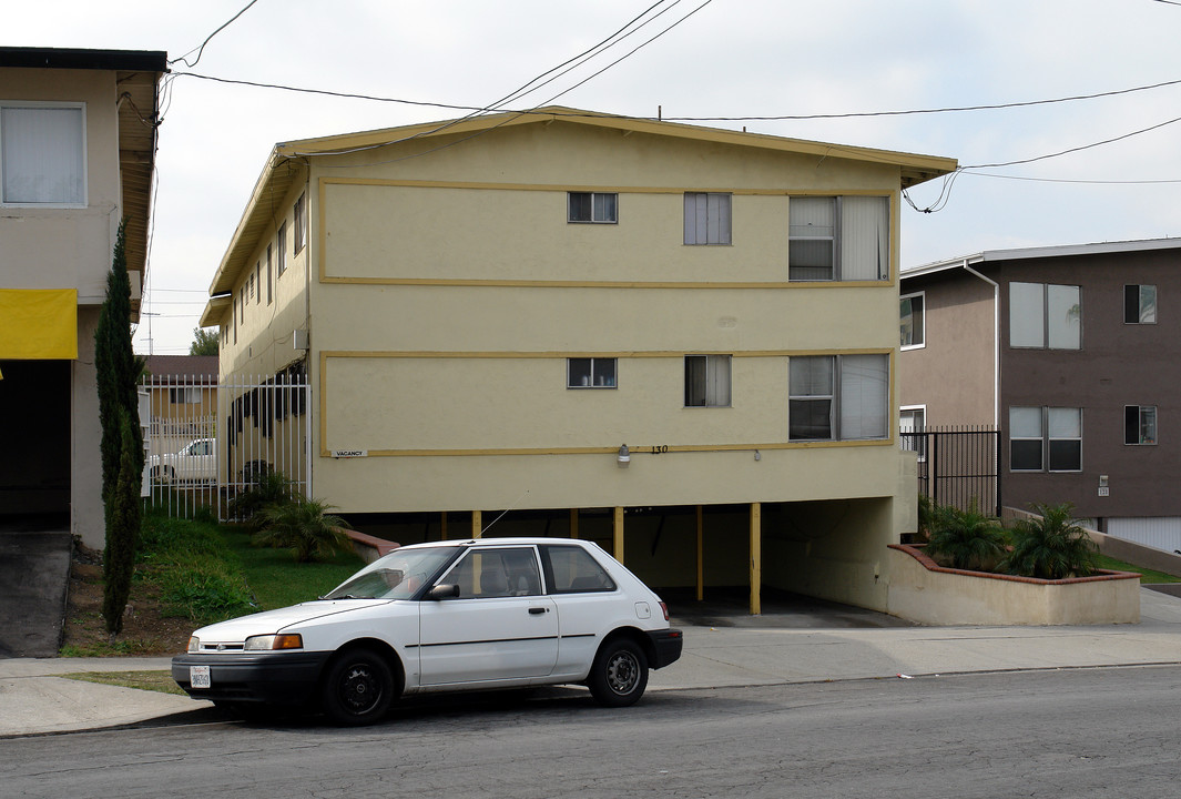 130 E Hazel St in Inglewood, CA - Building Photo