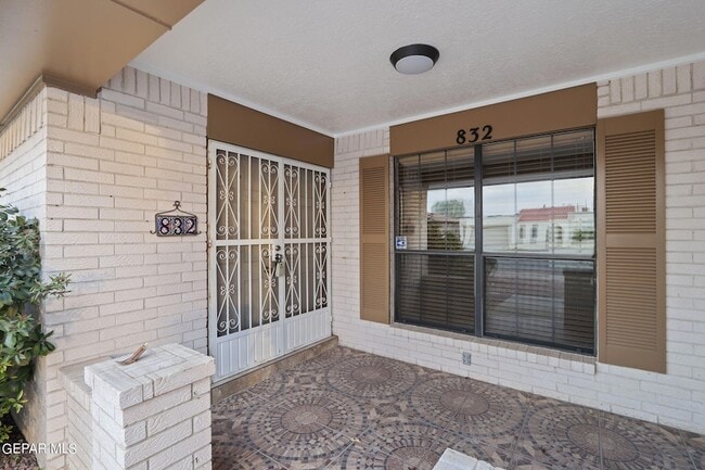 832 Tepic Dr in El Paso, TX - Building Photo - Building Photo