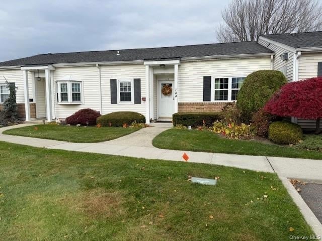 144 Harbor S in Amityville, NY - Foto de edificio - Building Photo