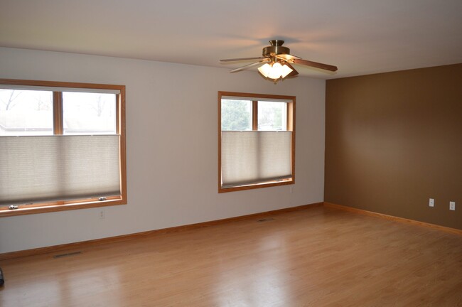 421 W School St in Belleville, WI - Building Photo - Building Photo