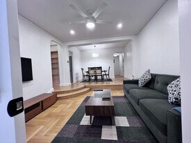 205 W 15th St in New York, NY - Building Photo