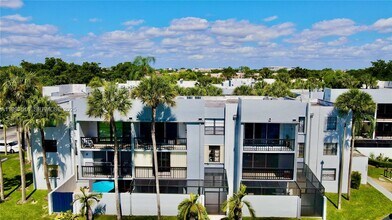 10825 SW 112th Ave in Miami, FL - Building Photo - Building Photo