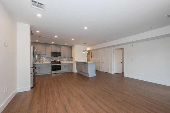 44 South St, Unit 1 in New Providence, NJ - Building Photo - Building Photo