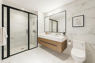 202 Broome St in New York, NY - Building Photo - Building Photo