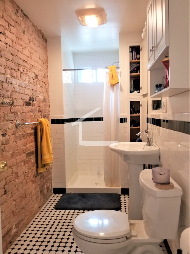 16 Royce Rd, Unit 1 in Boston, MA - Building Photo - Building Photo