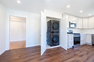 107 Woodside Ave in Harrison, NY - Building Photo - Building Photo