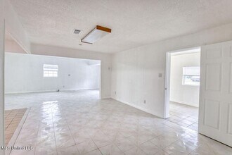 6616 Columbus Cir in Ocean Springs, MS - Building Photo - Building Photo