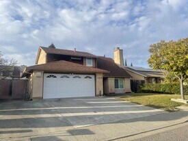 125 Serpentine Dr in Vallejo, CA - Building Photo
