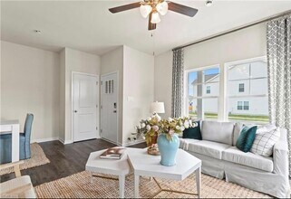 1568 Independence Blvd in Virginia Beach, VA - Building Photo - Building Photo