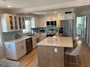 555 Gulf Way in St Pete Beach, FL - Building Photo - Building Photo