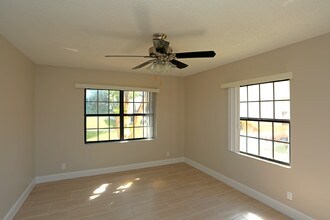 Delray Place Apartments in Delray Beach, FL - Building Photo - Interior Photo