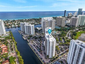 3701 N Country Club Dr in Aventura, FL - Building Photo - Building Photo
