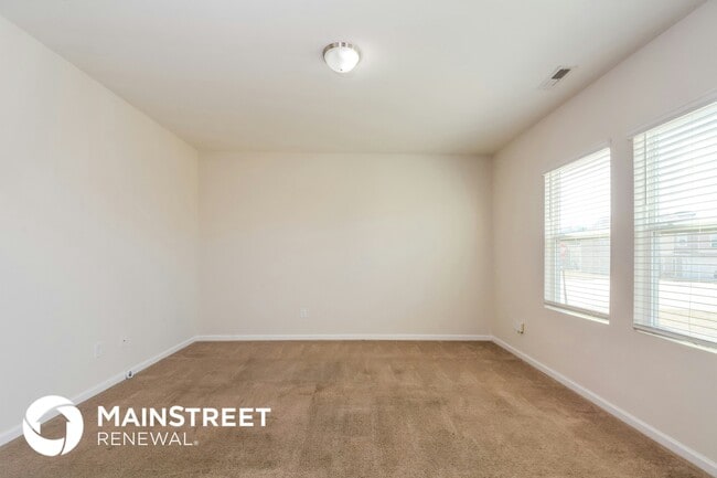 201 Quincy Meadow Ave in Zebulon, NC - Building Photo - Building Photo