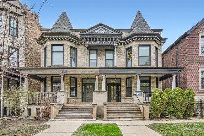property at 4053 N Greenview Ave