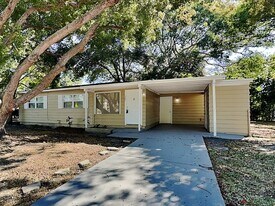 1301 Sandy Ln in Clearwater, FL - Building Photo