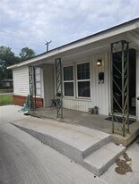 1942 Haltom Rd in Haltom City, TX - Building Photo