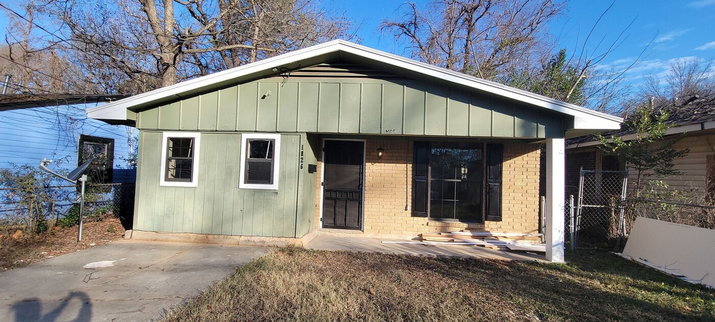 1826 Lyons St in Shreveport, LA - Building Photo