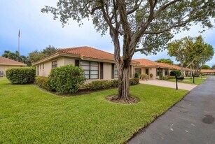4600 Wildwood Tree Ln in Boynton Beach, FL - Building Photo