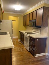 11208 NE 68th St in Kirkland, WA - Building Photo - Building Photo